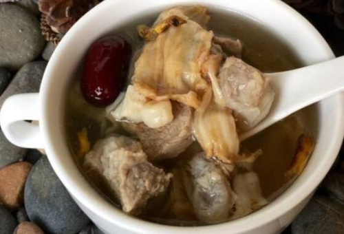 黄精炖猪肉：滋补心阴的养生药膳