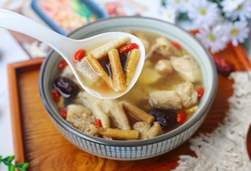 黄芪党参麦冬煲瘦肉汤：养生滋补的佳品