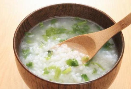 紫苏粥：春季解表散寒的养生药膳