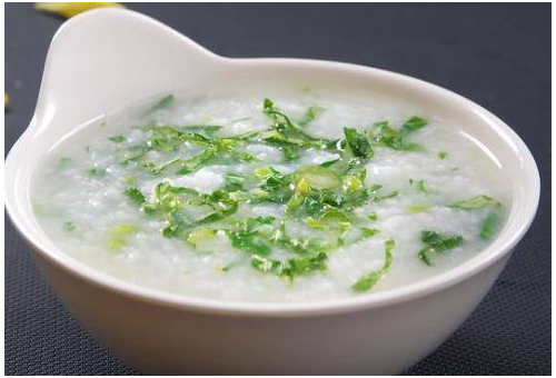 鱼腥草芦根粥：清热解毒、清肺排脓的养生妙方